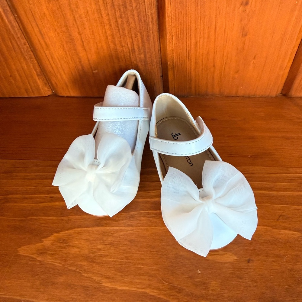 Charming White Kids Dress Shoes with Bow